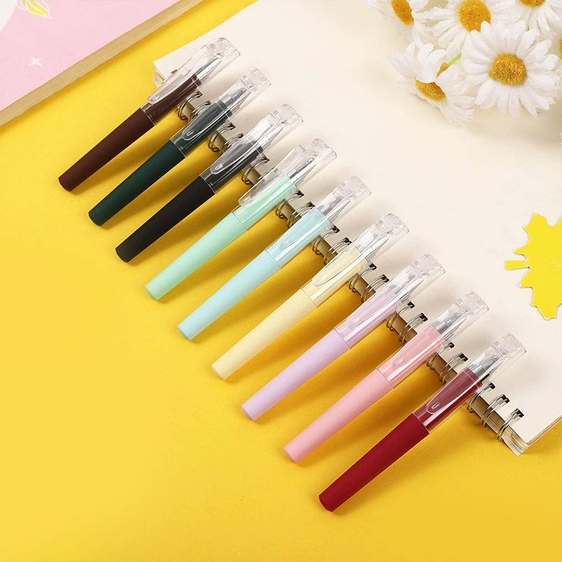 Simple teaching rollerball pen for elementary school students, short handheld contract pen, small stationery