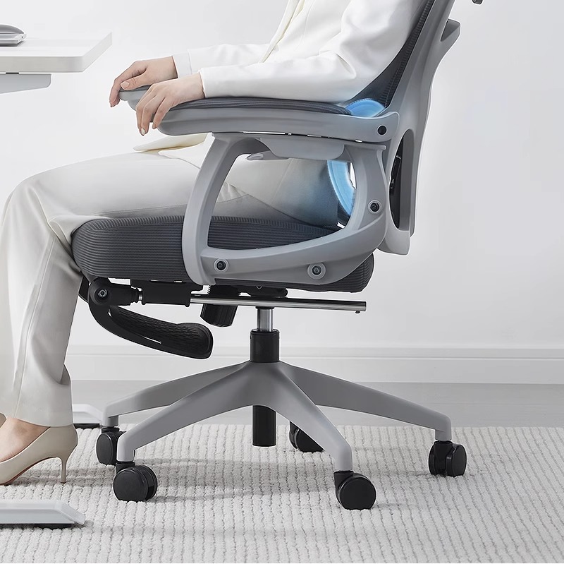 UVR Computer Gaming Chair Ergonomic Armchair Sedentary Comfortable Staff Chair with Footrest Swivel Chair Mesh Office Chair