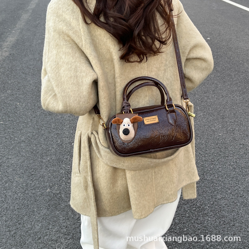 Versatile Ins Bag for Women 2025 New Autumn/Winter Retro Fashion Handheld Pillow Bag Niche Commuter Crossbody Bag