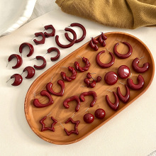 ŷ��С���¿���ǿ���������Լ���ʶ����ƺ�ɫ�߼��ж����¿�