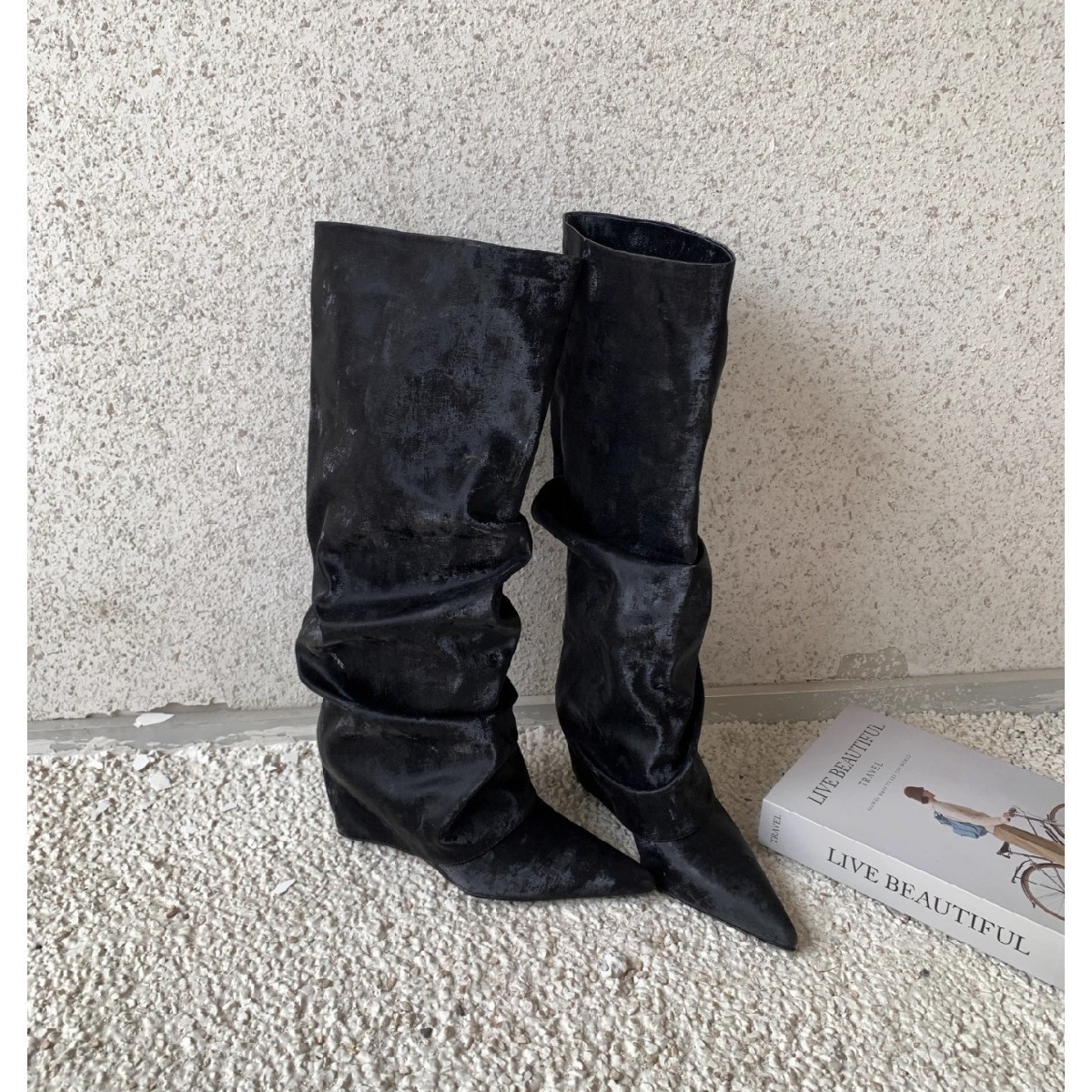 严选复古黑色尖头褶皱辣妹高跟长靴女坡跟不过膝直筒靴高筒裤管靴