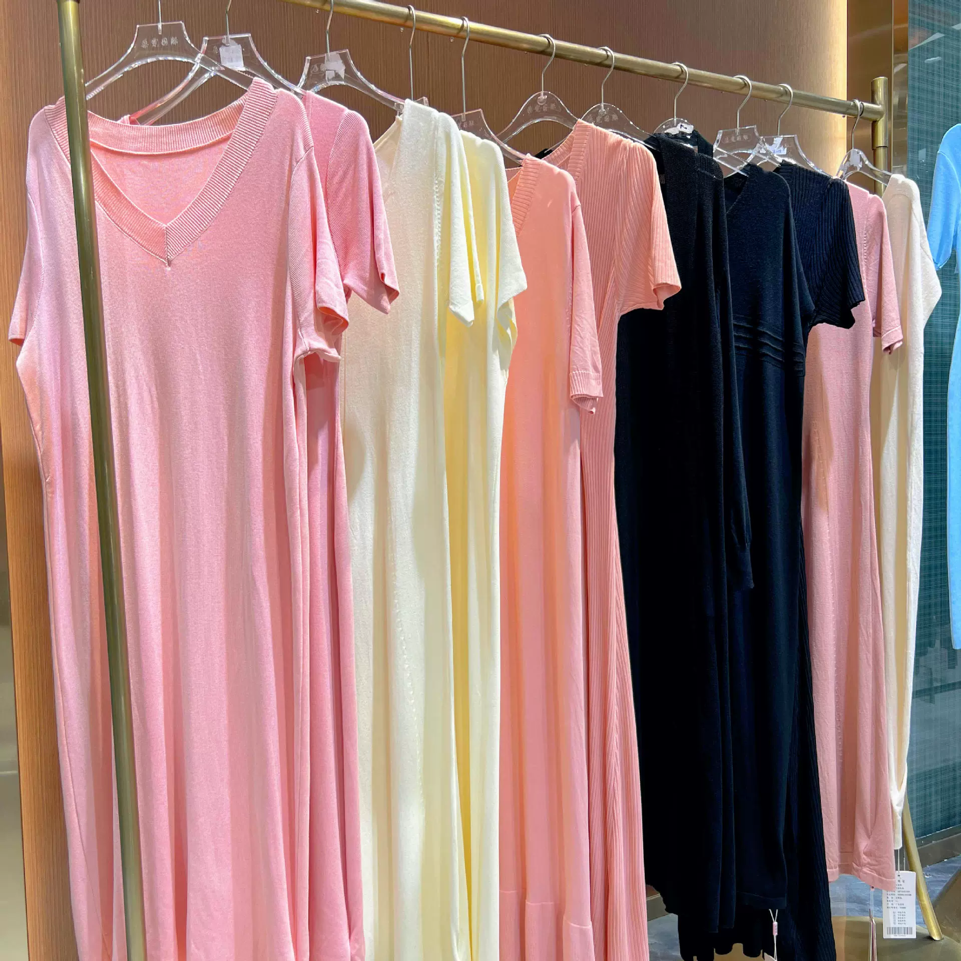 Женские бренды среднего и высокого класса Летние оптовые прилавки