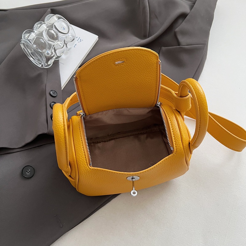 2025 New Solid Color Doctor Bag Casual Women's Large Capacity Shoulder Crossbody Bag Commuter Pillow Bag Handbag - Thumbnail 4