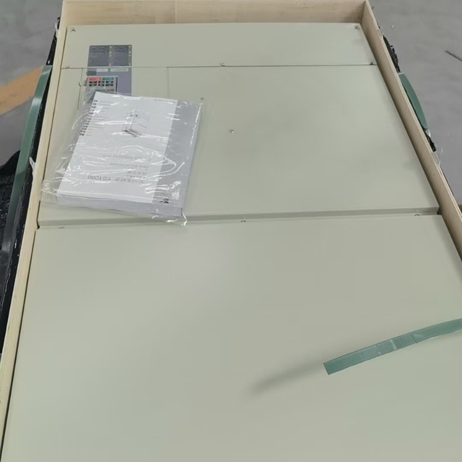 Inverters CIMR-AU4A0362AAA