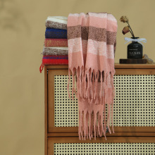 格子围巾女韩系氛围感保暖新品秋冬显白柔软流苏披肩围脖披肩批发