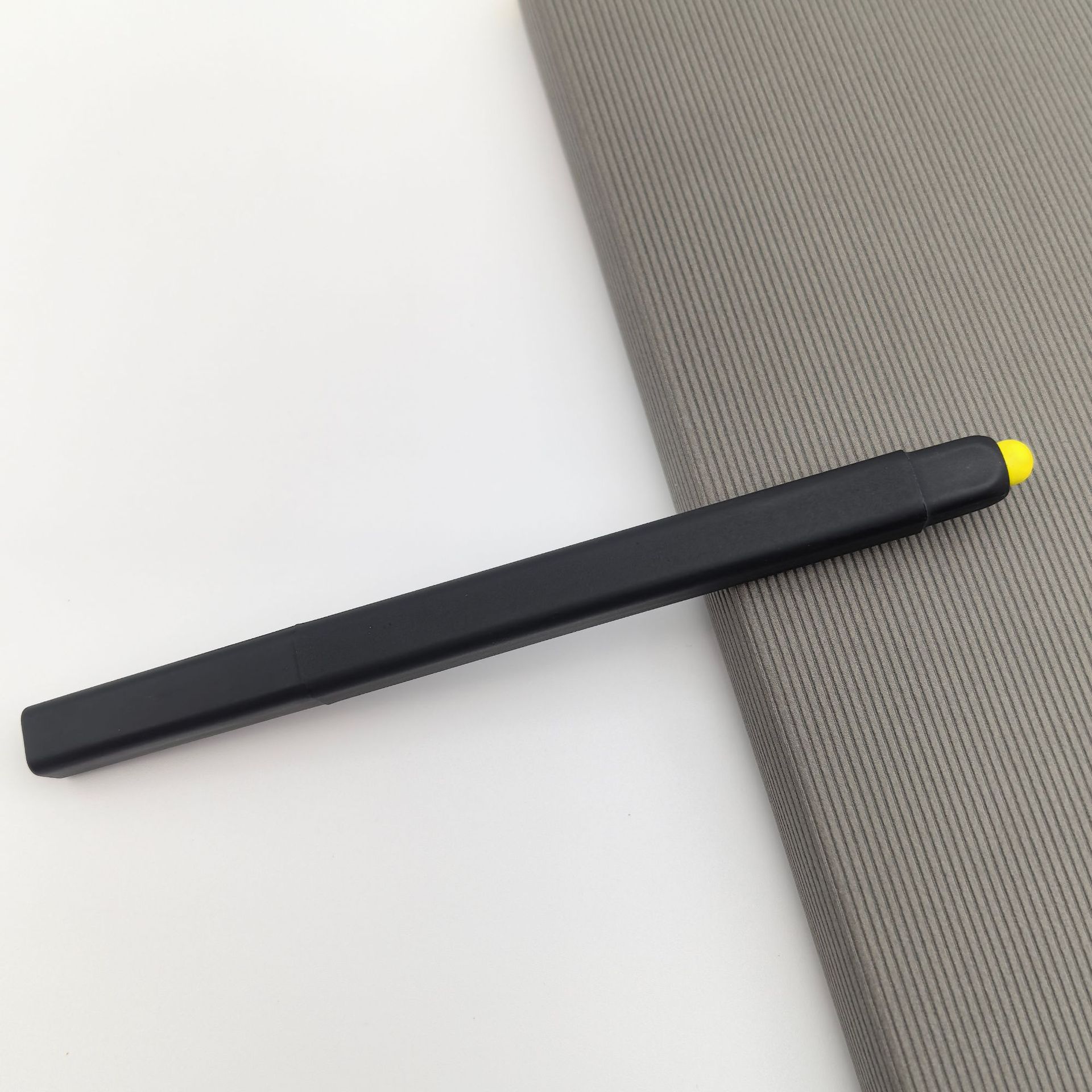 Comercio sin bolígrafo bolígrafo de plástico publicitario cuadrado lápiz táctil se puede personalizar color pulverización bolígrafo cuadrado al por mayor