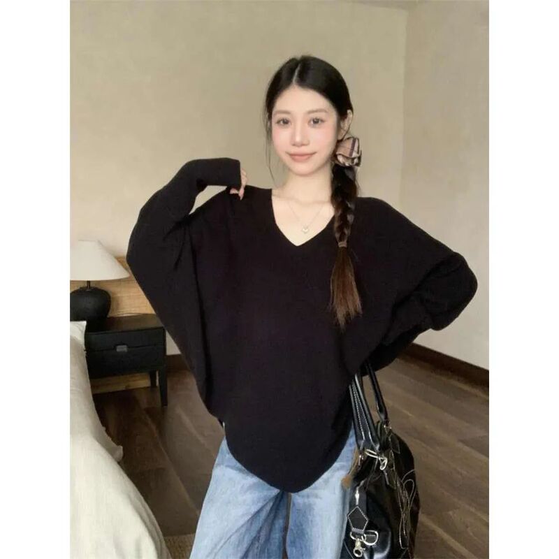 Fashionable Lazy Style Loose V-Neck Batwing Sleeve Knit Sweater, New Soft and Slimming Irregular Top for Women in Autumn and Winter