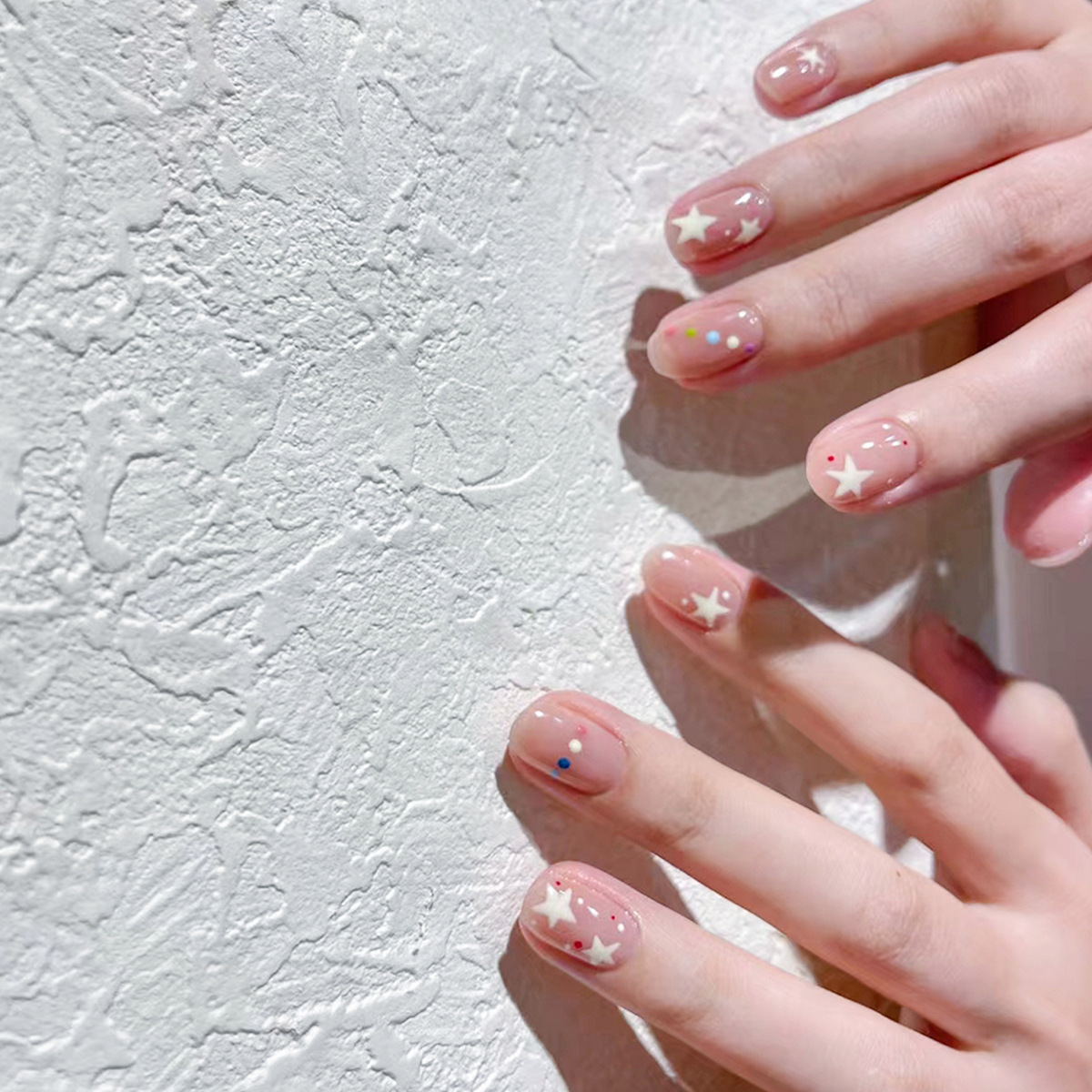 Millones de puntos de venta de uñas simples, estrellas de punto de onda, uñas blanqueadoras, 24 piezas de uñas dulces, uñas desmontables.