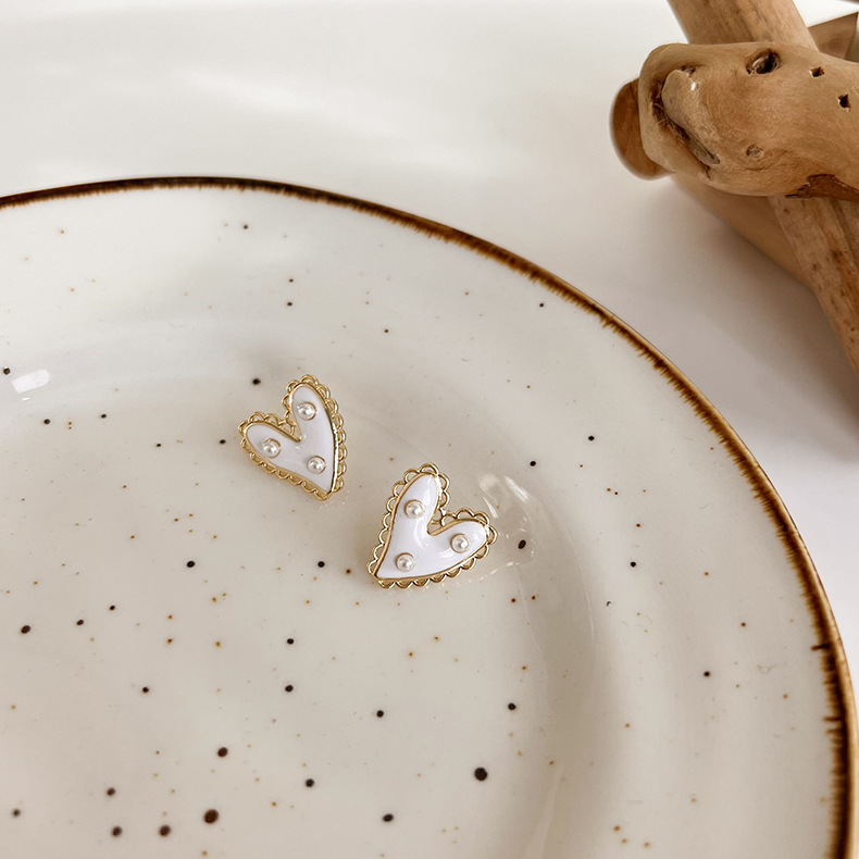 Heart Pearl Earrings 2021 New Trendy Earrings display picture 4