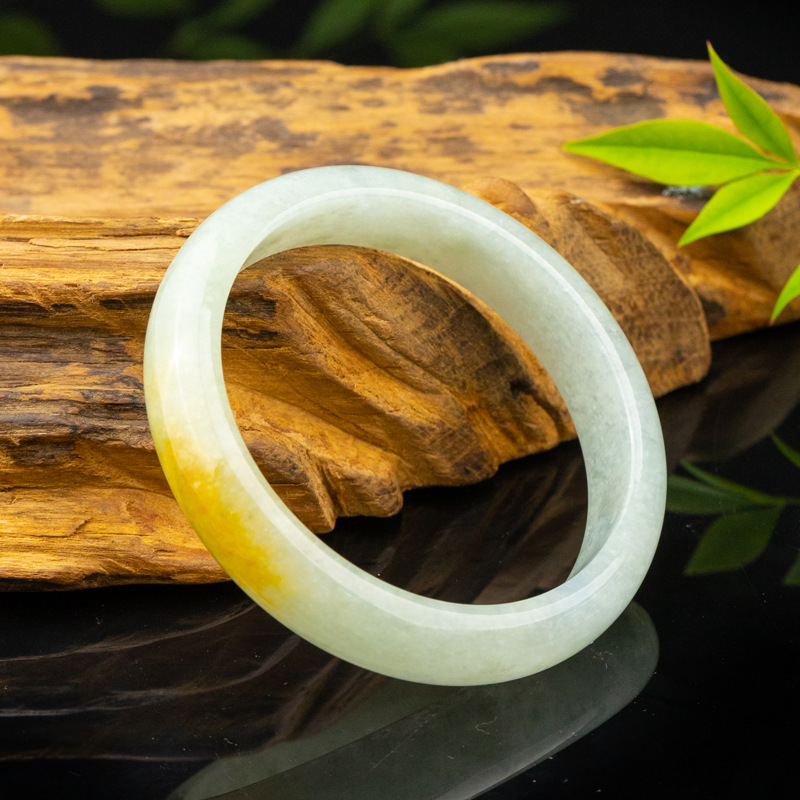 Natürliches burmesisches Typ-A-Jadeit-Armband, Jade-Armreif_voghion.com