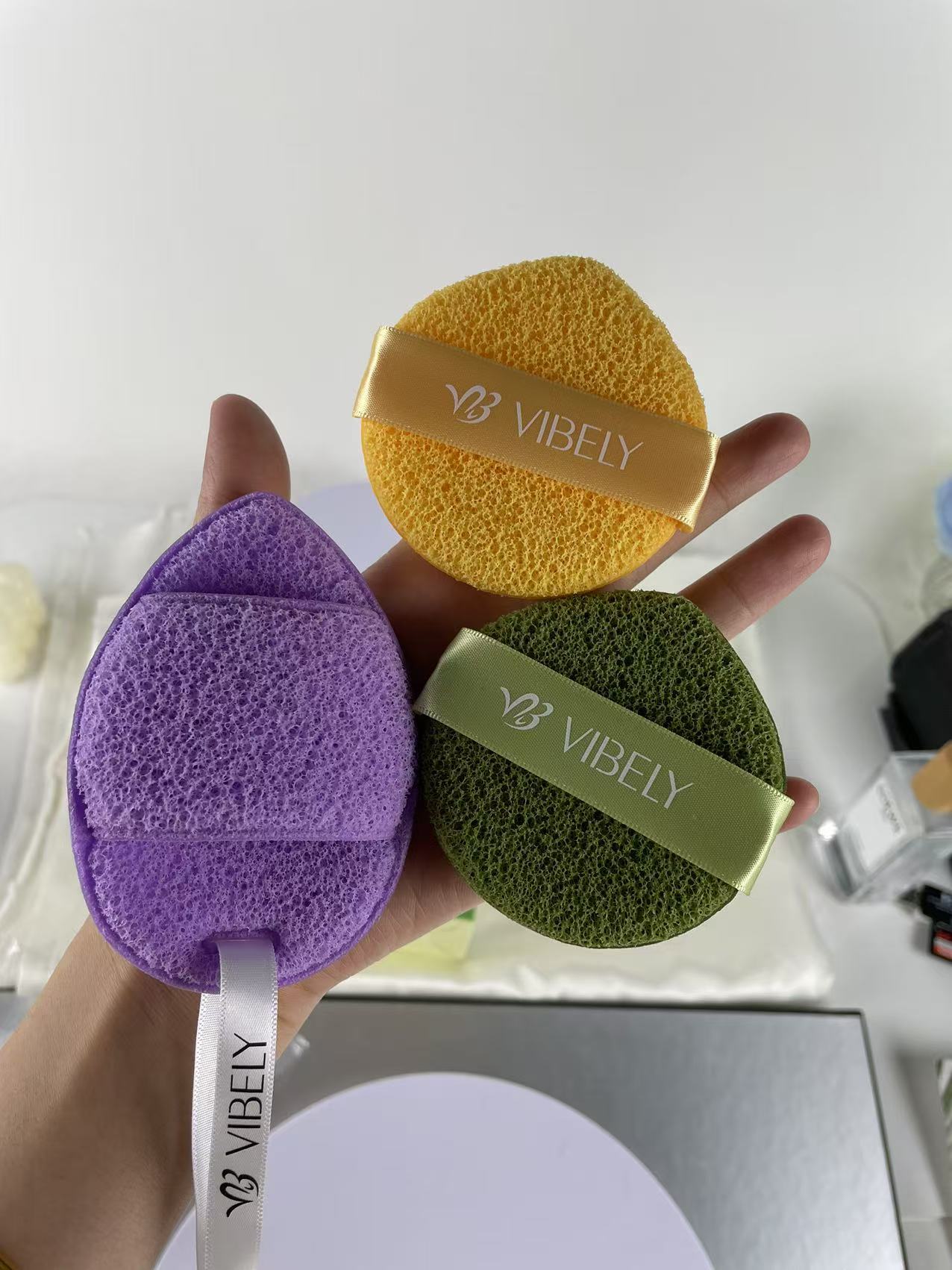VIBELY Glove Face Wash Mud Mask Deep Cleansing Wonder, the same style powder puff, water drop face cleansing puff undefined