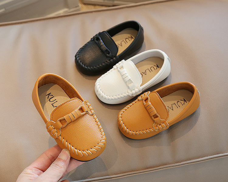 English style leather shoes with soft soles, one foot kick boys' bean new autumn 2022 baby shoes, children's shoe trend_voghion.com