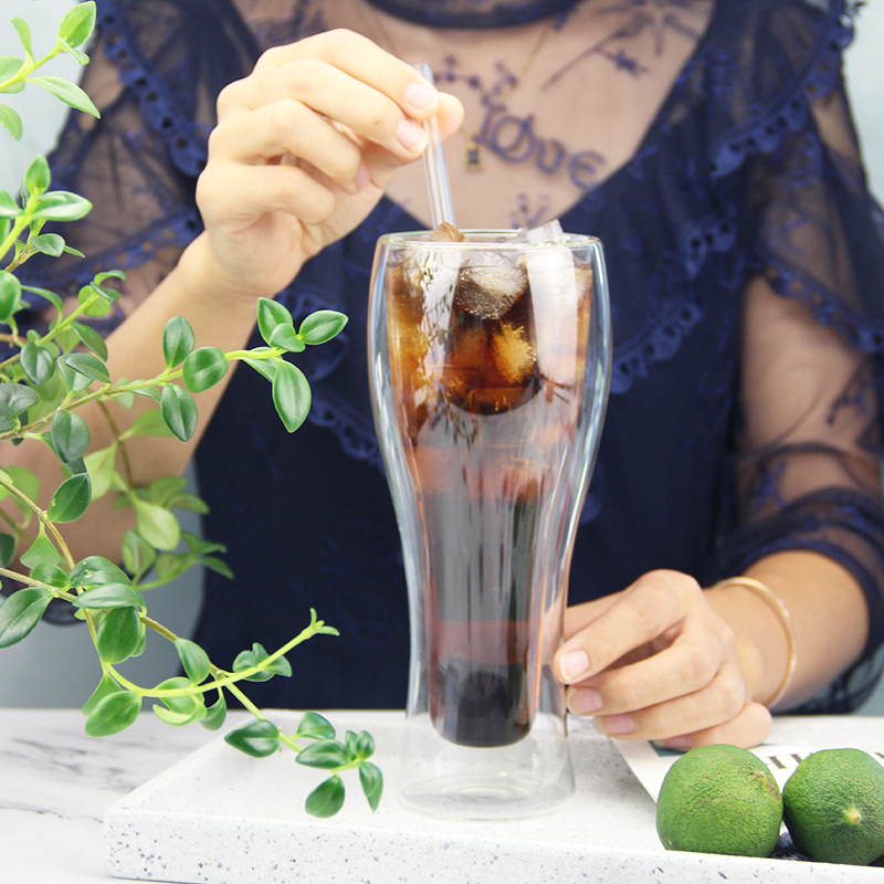 Fábrica al por mayor de vidrio de borosilicato de doble capa de vidrio espesado transparente cintura-apretado taza de cola taza de cerveza taza creativa