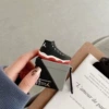 Большой демон, с карабином