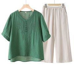 大きいサイズの中高年のお母さんのスーツの女性の300斤の綿の麻の刺繍の夏の新型のファッションのゆったりしている半袖の2つのセット