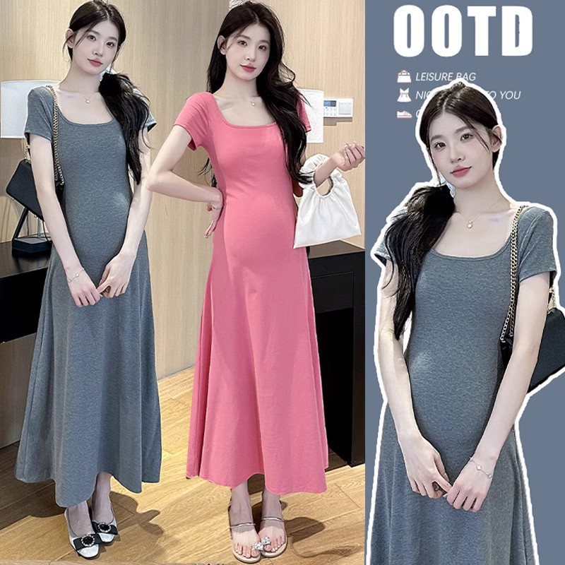 Vestido de maternidade verão 2025 novo elástico emagrecedor francês com decote quadrado elegante vestido longo para mães quentes roupa de verão.
