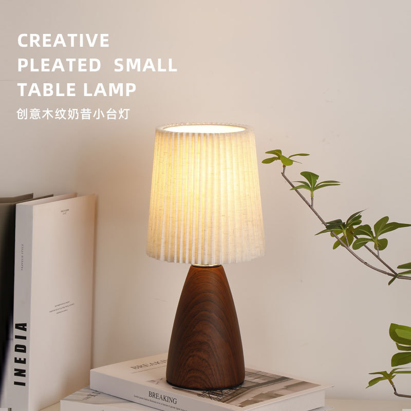Table lamp bedroom pleated retro ceramic study night light warm romantic desktop decoration atmosphere feeling bedside lamp