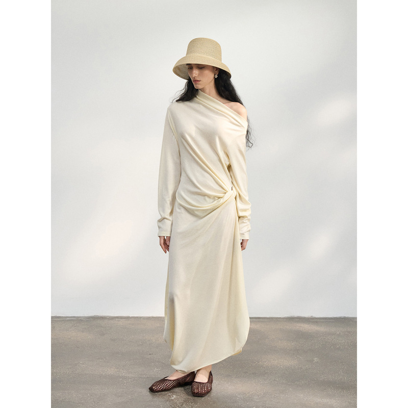 COLNE Spring New Commuter Design Sense Mulberry Silk One-character Collar Asymmetric Twist Tight Waist dress C5049