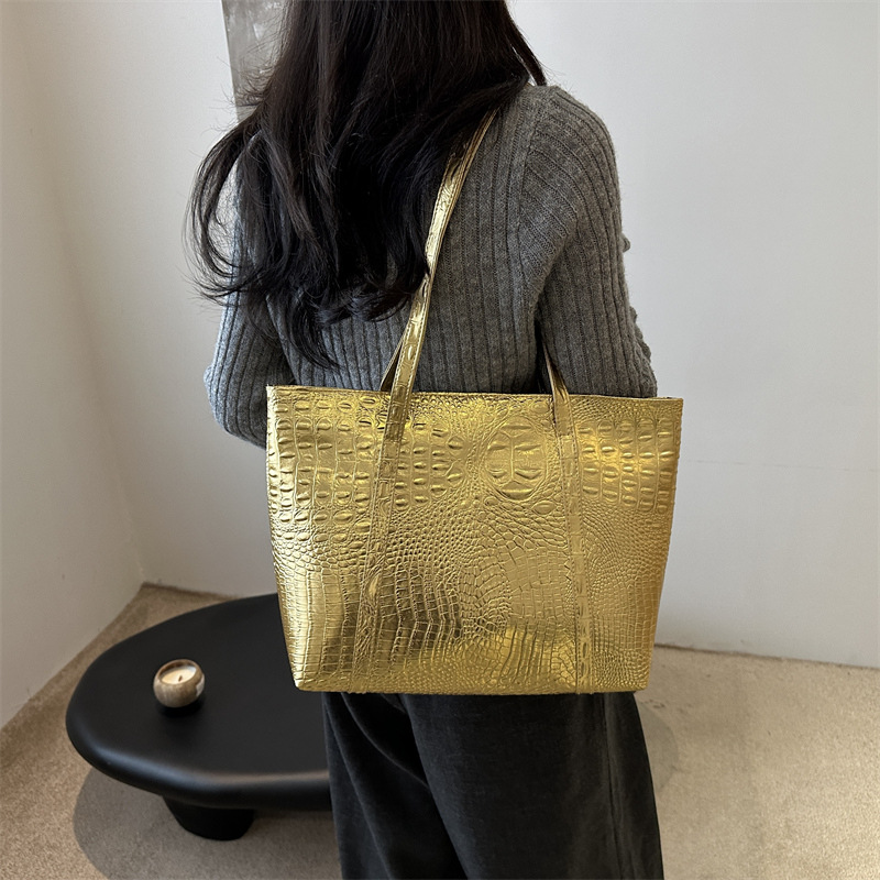 Bolsos de alta calidad de gran capacidad para mujeres 2024 nuevo otoño / invierno de moda bolso de hombro para trabajar bolso de viaje universal