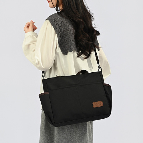 Commuter bag for women, 2026 new fashionable casual large-capacity underarm bag, portable Tote bag, simple