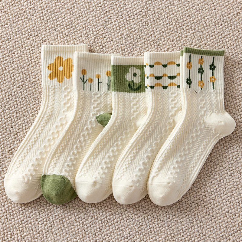 Calcetines de mujer de primavera y verano a media pantorrilla longitud calcetines de mujer japoneses lindos divertidos ojos grandes expresión a media pantorrilla medias de sueño fábrica al por mayor