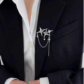 项链;戒指;胸针