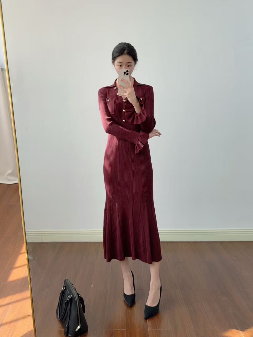 Elite elegant fashionable knitted megaphone