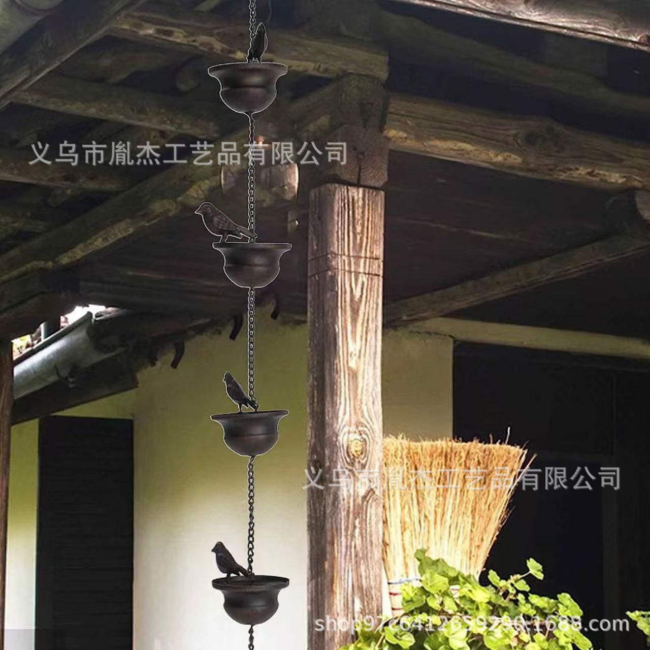 Decoración transfronteriza de hierro forjado pájaro cadena de lluvia cadena de drenaje villa al aire libre patio taza de pájaro cadena de lluvia campanilla de viento adornos de metal