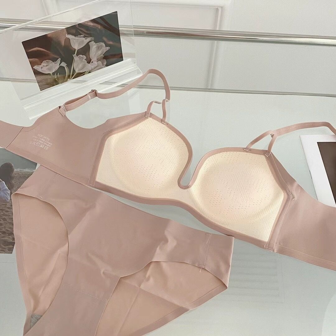 加厚显大内衣女小胸聚拢上托收副乳胸罩无钢圈防下垂平胸文胸套装