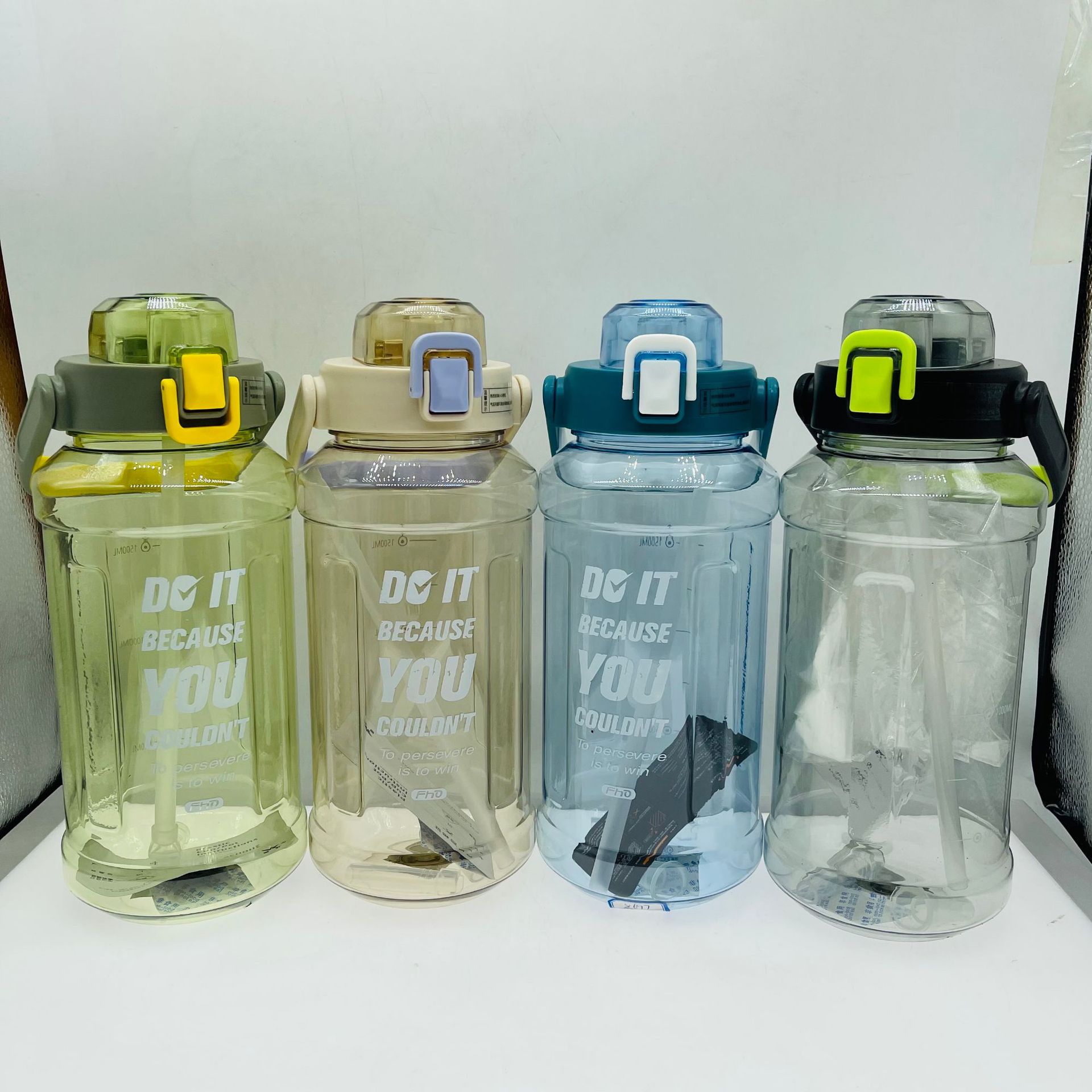 Nuevos deportes al aire libre taza de agua hervidor de agua taza de paja Internet celebridad portátil taza de plástico grande 3000ml taza espacial