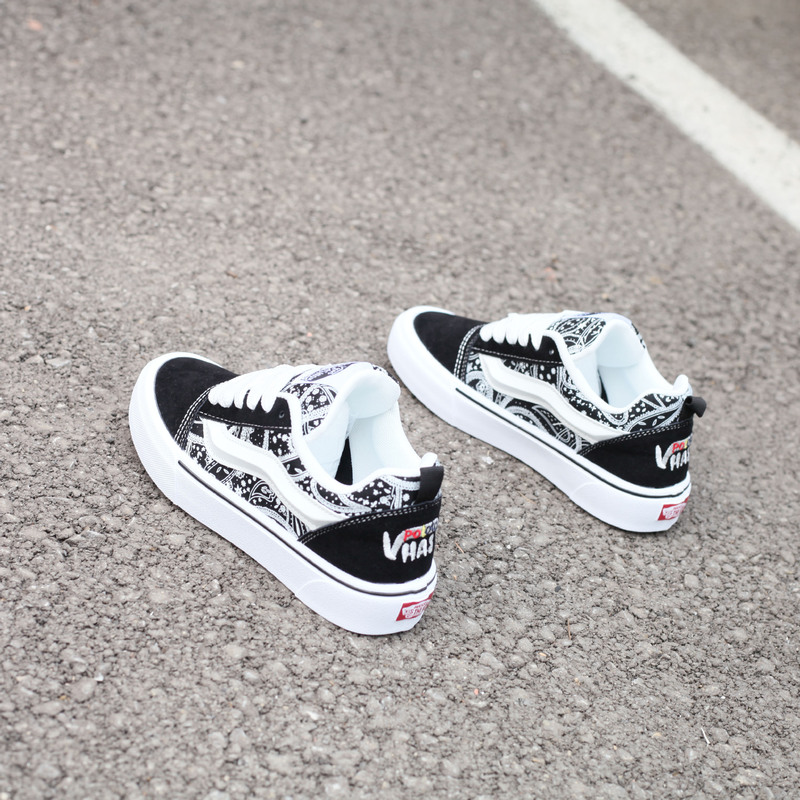 Unisex Embroidered Sneakers, Classic Versatile Casual Shoes, Low-Top Lace-Up Wear-Resistant Trendy Shoes, New Spring and Autumn Models Unisex Embroidered Sneakers, Classic Versatile Casual Shoes, Low-Top Lace-Up Wear-Resistant Trendy Shoes, New Spring and Autumn Models