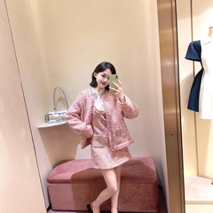 2025年南油蓝色粉色小香风外套女秋冬新款气质名媛格子粗花呢上衣