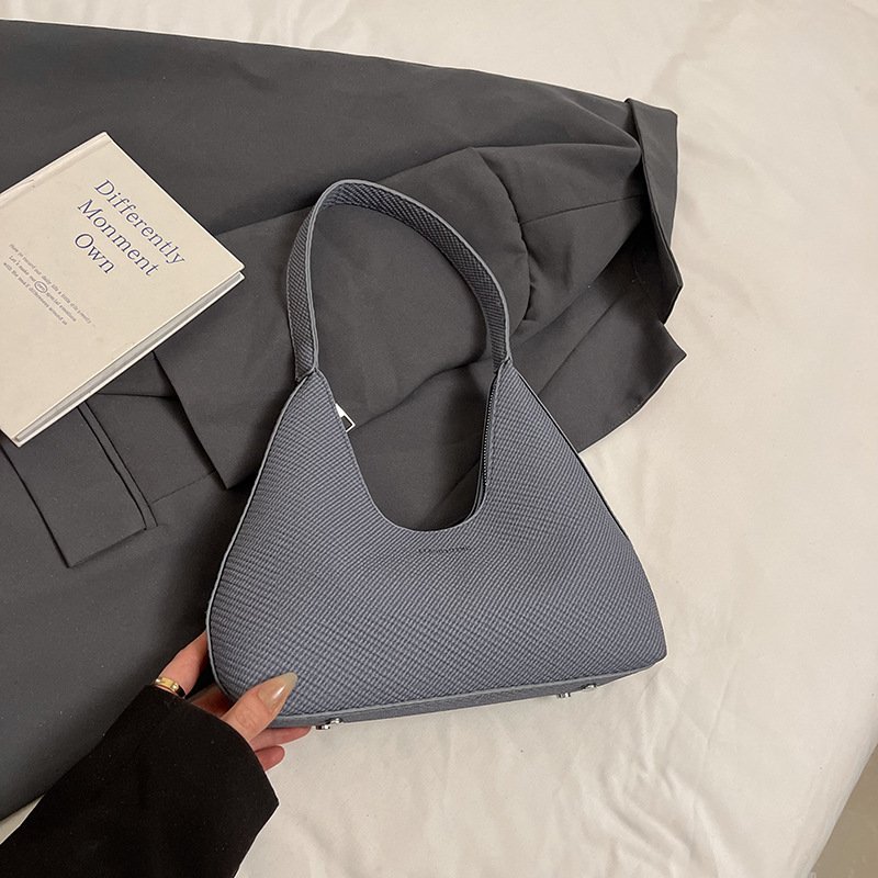 Bolso retro esmerilado para mujer de gran capacidad 2025 nuevo bolso de hombro de primavera y verano de todo fósforo bolso de axila de temperamento popular de este año