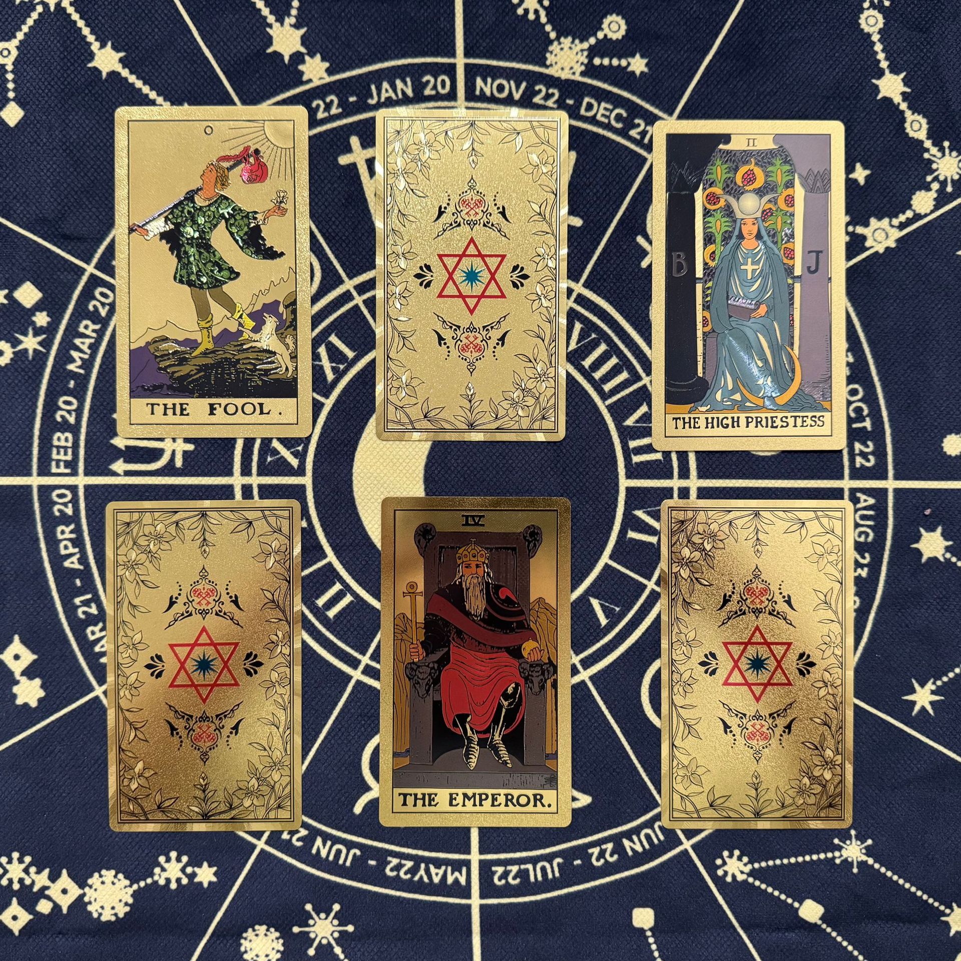 Retro Tarot Cards Gold Foil Waterproof Board Game For Parties_voghion.com