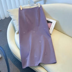 高級スーツの半身スカートの女性2025春秋の新型高腰蝶刺繍の中のa字が一歩開いている