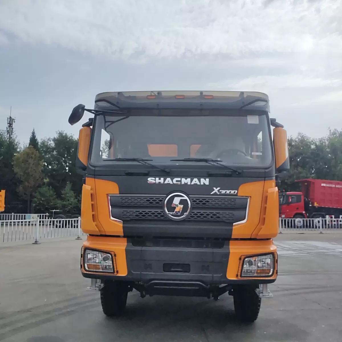 境外供应陕汽德龙X3000翻斗工程车陕汽德龙自卸车380马力自卸卡车