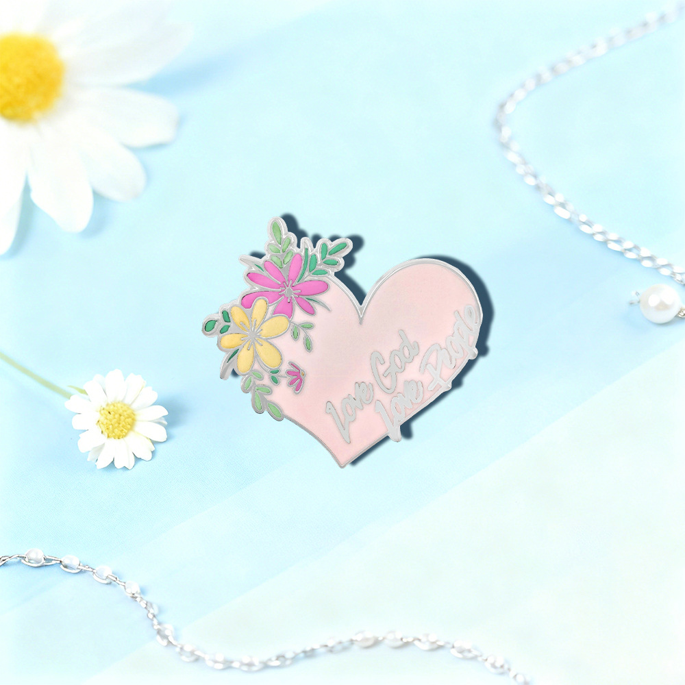 Love Everything Brooch Flower Heart-Shaped Pink Badge Faith Blessing Metal Pin Fashion Collar Jewelry Backpack Accessories