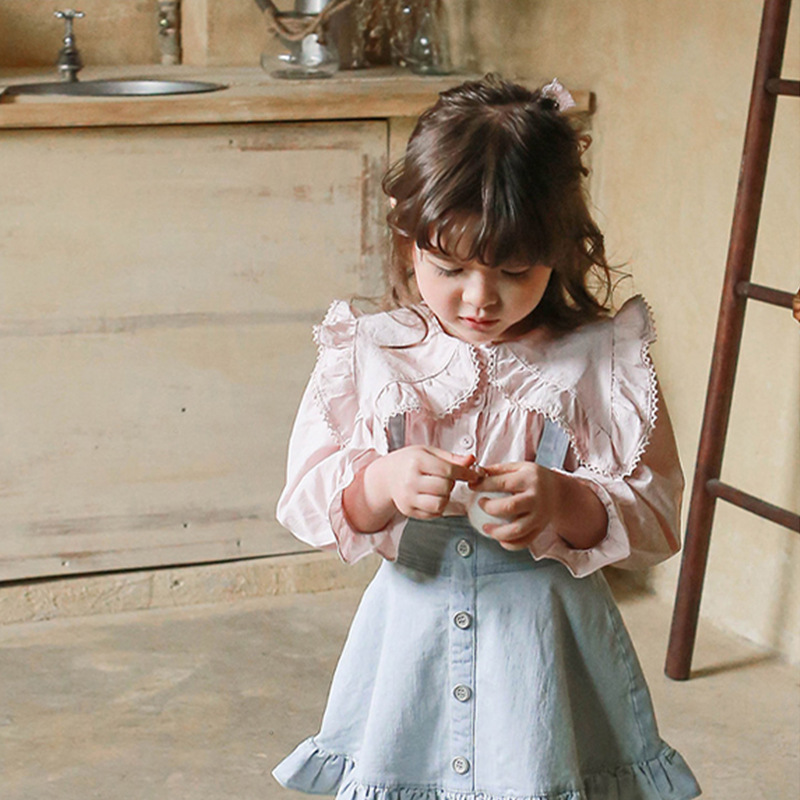Primavera 2024 fresa Shan Corea del Sur ropa de los niños niñas solapa campana manga dulce camisa en stock