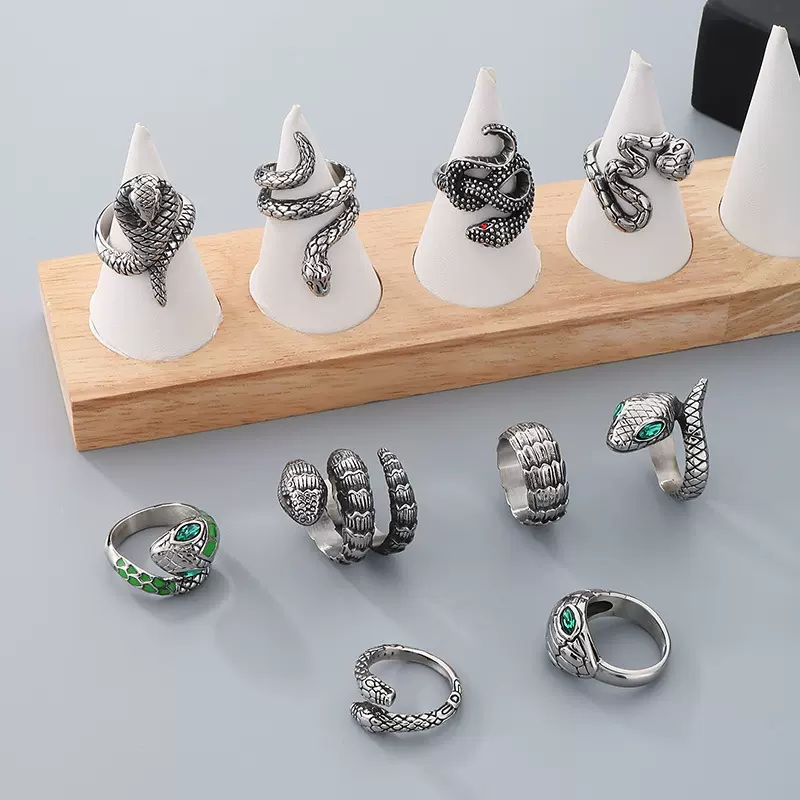 嘻哈动物蛇系列指环 欧美复古滴油钛钢镶钻红/绿眼缠绕蛇戒指男