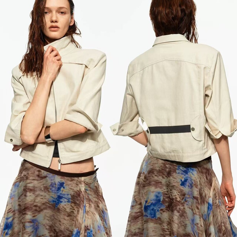 2026 early autumn new short jacket with straight shoulders and three-quarter sleeves, vintage style, fold-over collar, rugged and slim-fit short coat