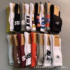 外国貿易のスチュアート西タオルの底のスポーツの靴下の男女の筒の刺繍のアルファベットのstu欧米のファッションの靴下のバスケットボールの靴下の綿