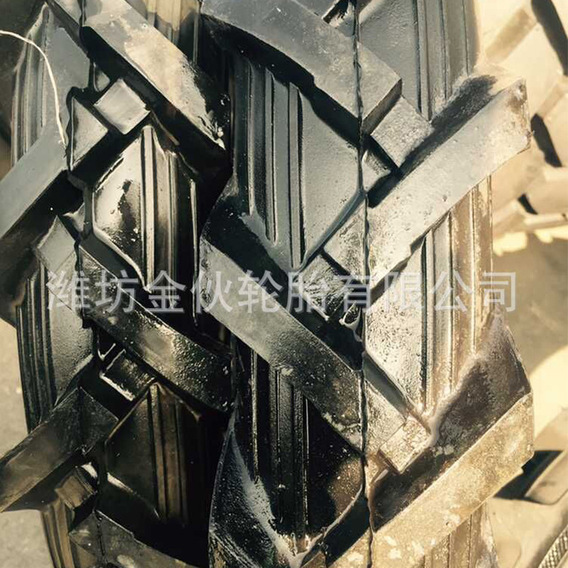 厂家批发  4.00-7 拖拉机用轮胎 人字花轮胎 耐磨防滑轮胎