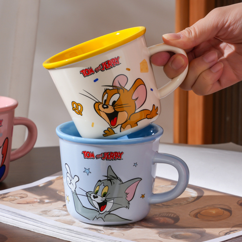 Gatos y ratones autorizados auténticos tazas de cerámica lindas tazas de agua de escala casera tazas de desayuno para niños