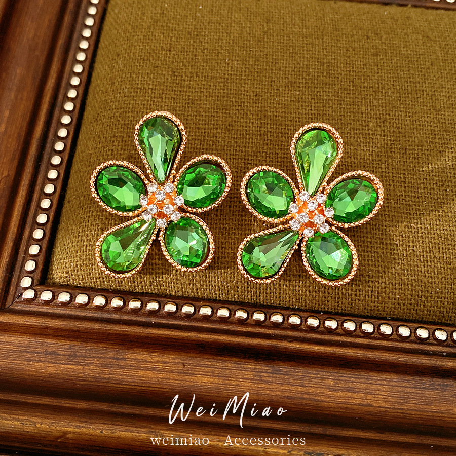 Collar verde de flores de diamante ligero de lujo nicho collar de clavícula de alta calidad temperamento conjunto de joyería de moda mujer
