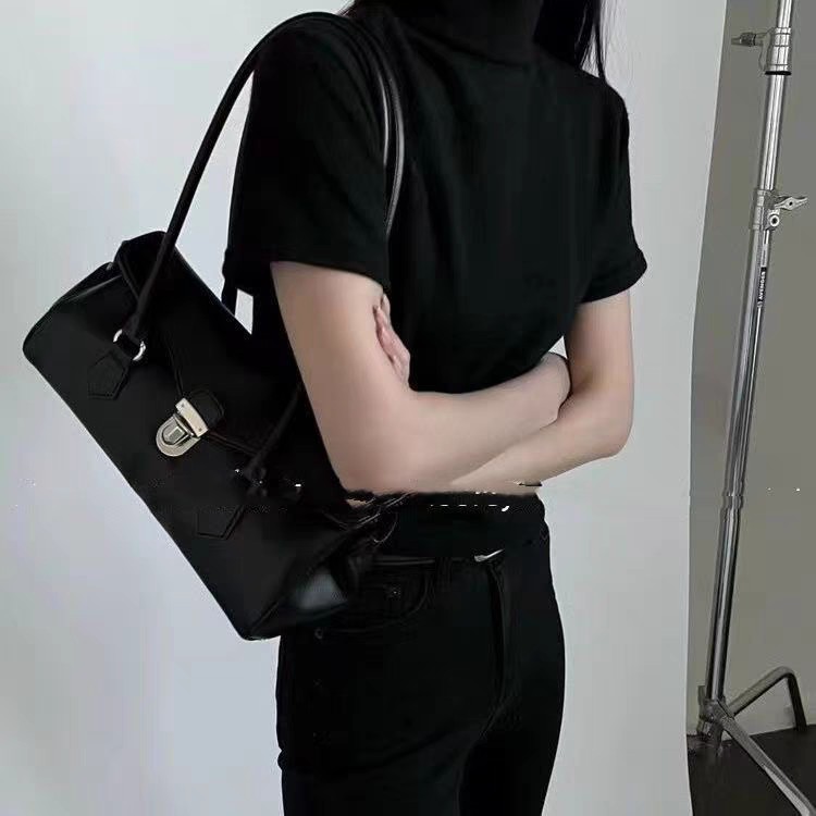 Niche Retro Motorcycle Baguette Bag Textured Single Shoulder Underarm Bag Minimalist Tote Vintage Bag For Women - Thumbnail 2