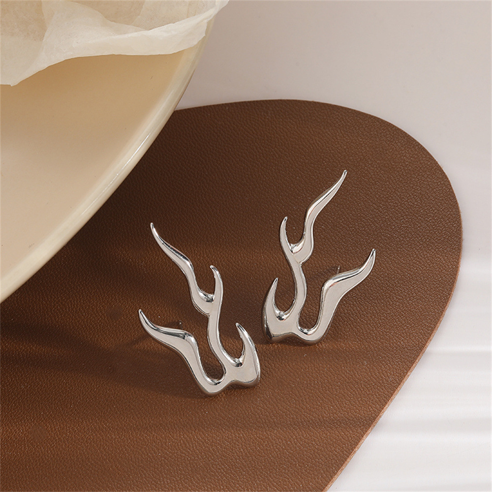 炫酷冷淡风白金火焰耳饰s925银针个性耳钉潮流夜店金属合金女耳坠