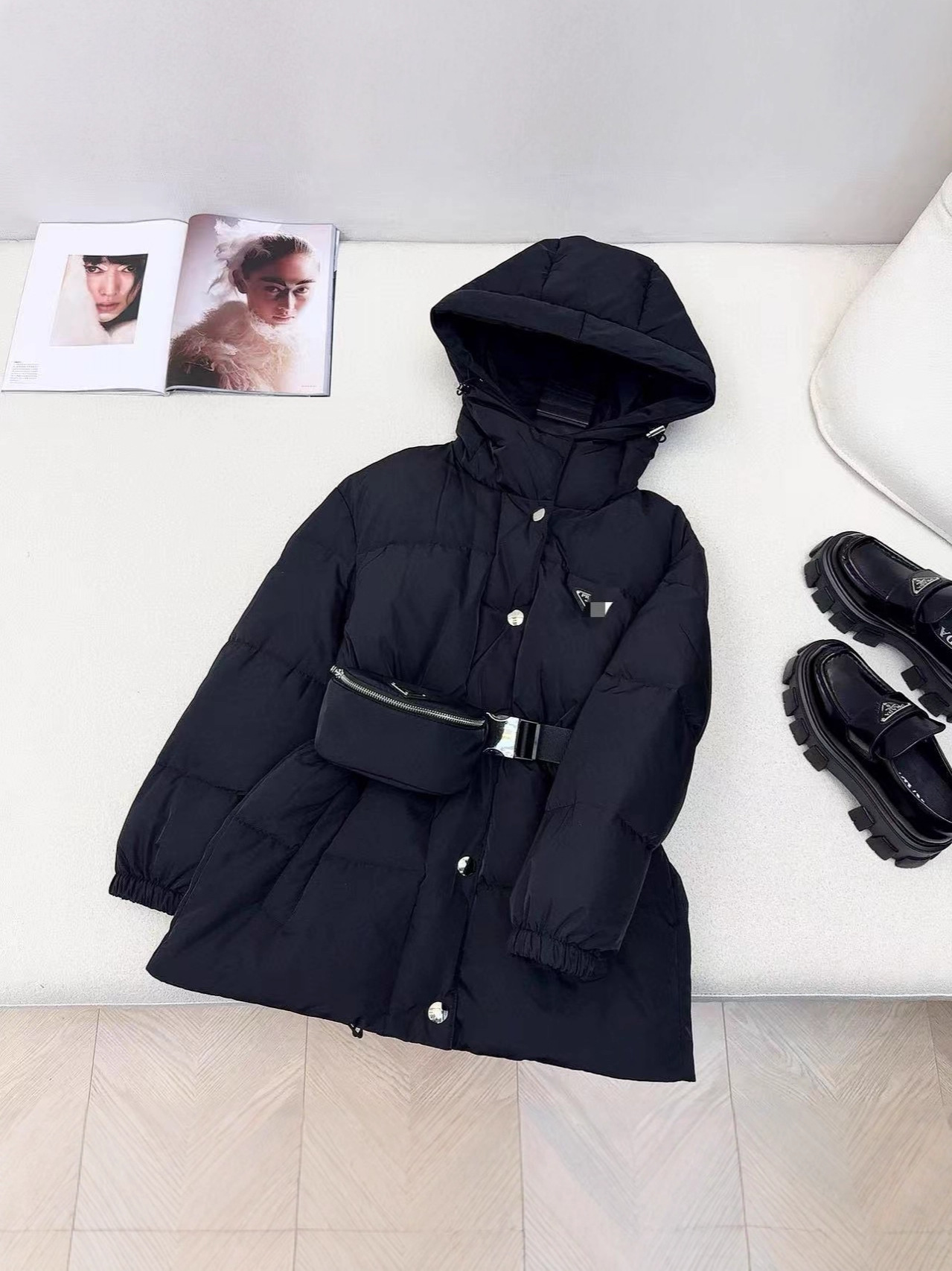Nanyou High Version In-Stock High-Quality P Brand Triangle Logo 2025 New Women's Ant Waist Pocket down Jacket