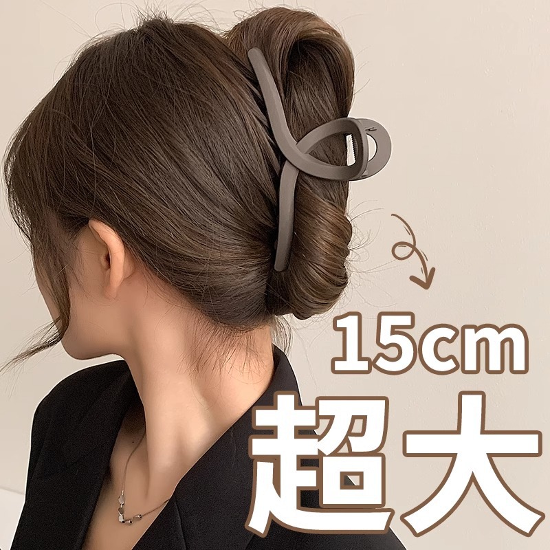 Clip de agarre grande de color café para mujer 2025 nuevo agarre de cabello de alta calidad en la parte posterior de la cabeza horquilla clip de tiburón clip de otoño e invierno tocado