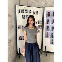 黄峥2025新款腰精裸感T恤短袖百搭设计感打底衫U领修身上衣520496