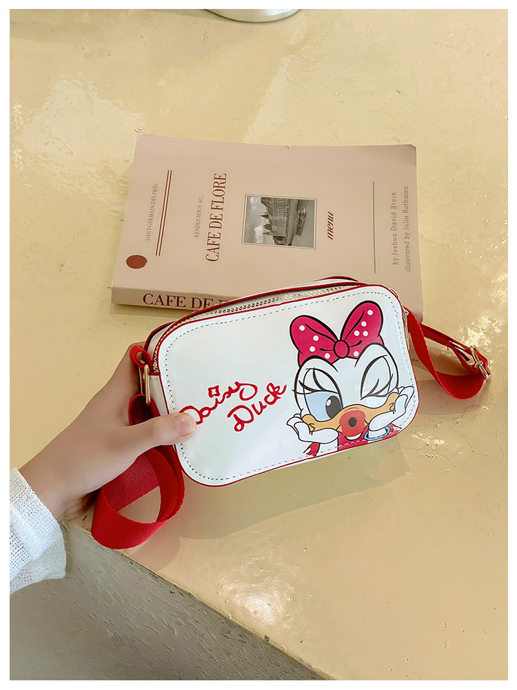 The 2025 new children's mobile phone bag is a trendy, fashionable, fresh, sweet, cartoonish, creative and simple single-shoulder crossbody bag for women undefined